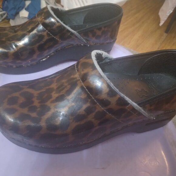 Cheetah print Dansko clog - Picture 2 of 5